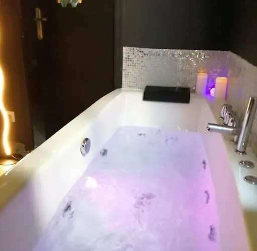 Avec Sauna Et Balneo Privatifs -troyes Centre Apartman *